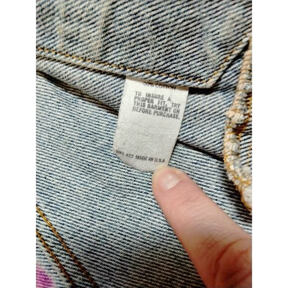 Vtg Levi's Denim Jacket Original Artwork Face Heart Lady Size 46R Made In USA - Picture 9 of 9
